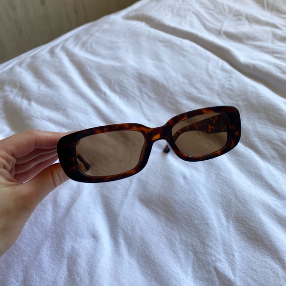 Trendy sunglasses - Picture 3 of 4